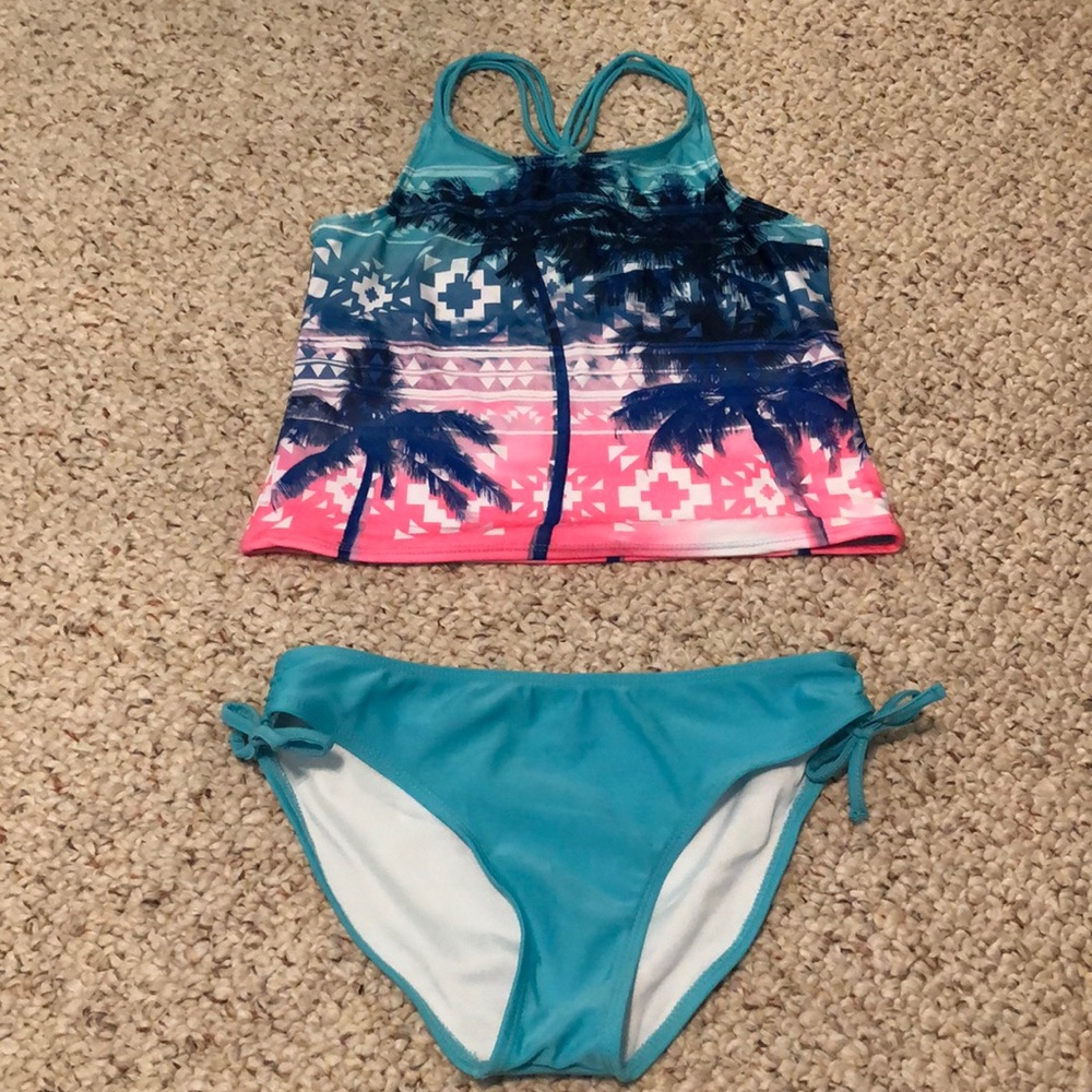 Fun blue and pink tankini, only worn a few times